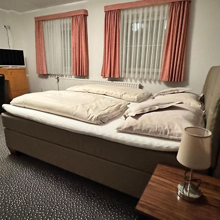 Hotel Und Restaurant Pinkenburg ヴェニッヒセン エクステリア 写真