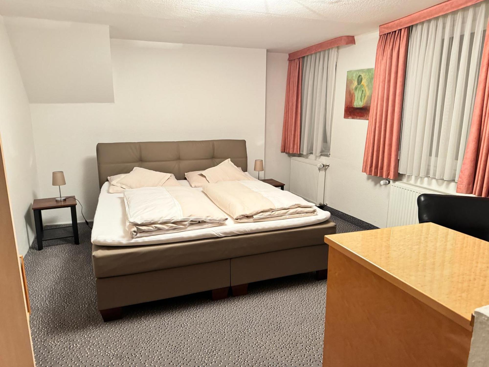 Hotel Und Restaurant Pinkenburg ヴェニッヒセン エクステリア 写真