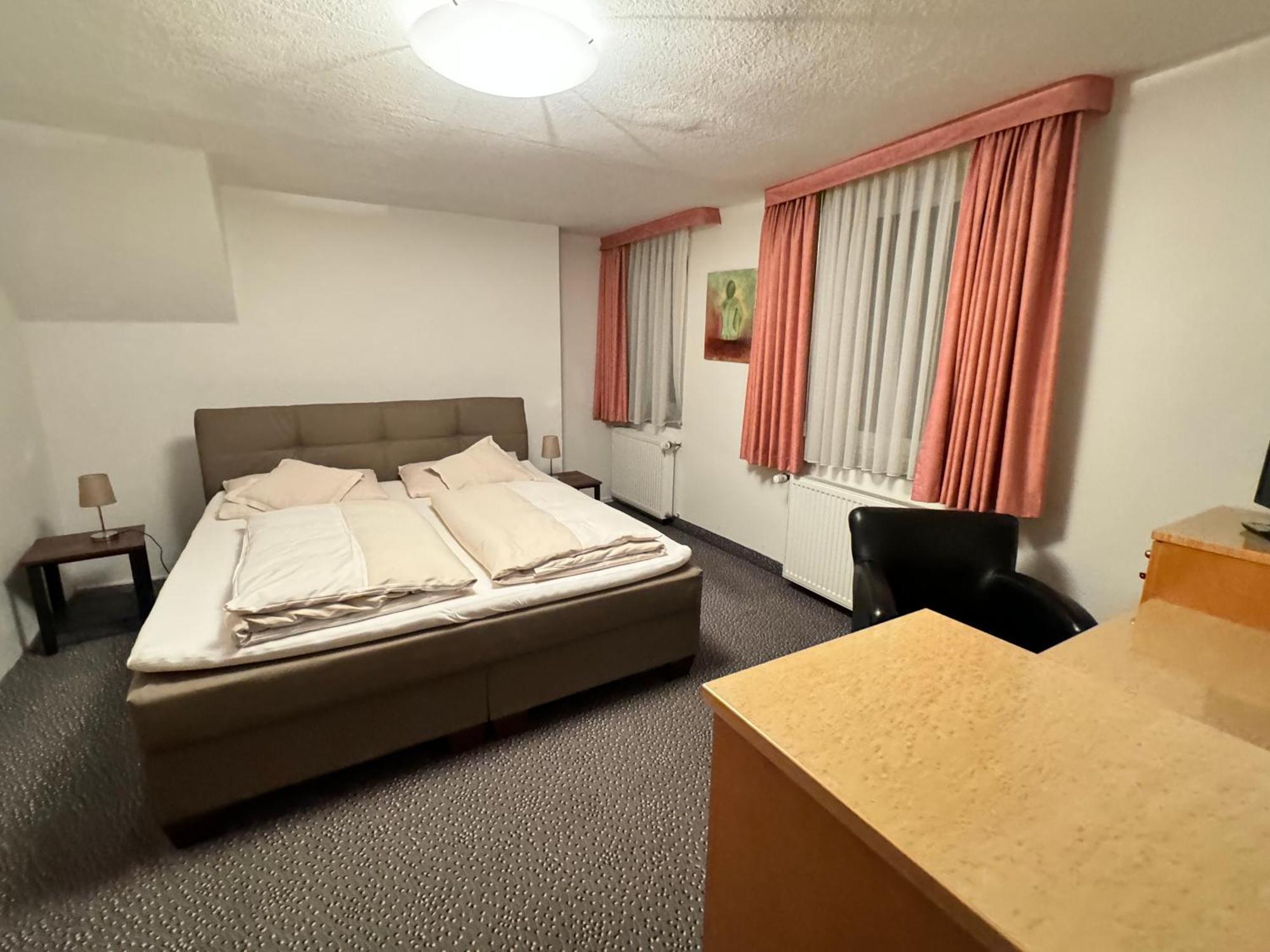 Hotel Und Restaurant Pinkenburg ヴェニッヒセン エクステリア 写真