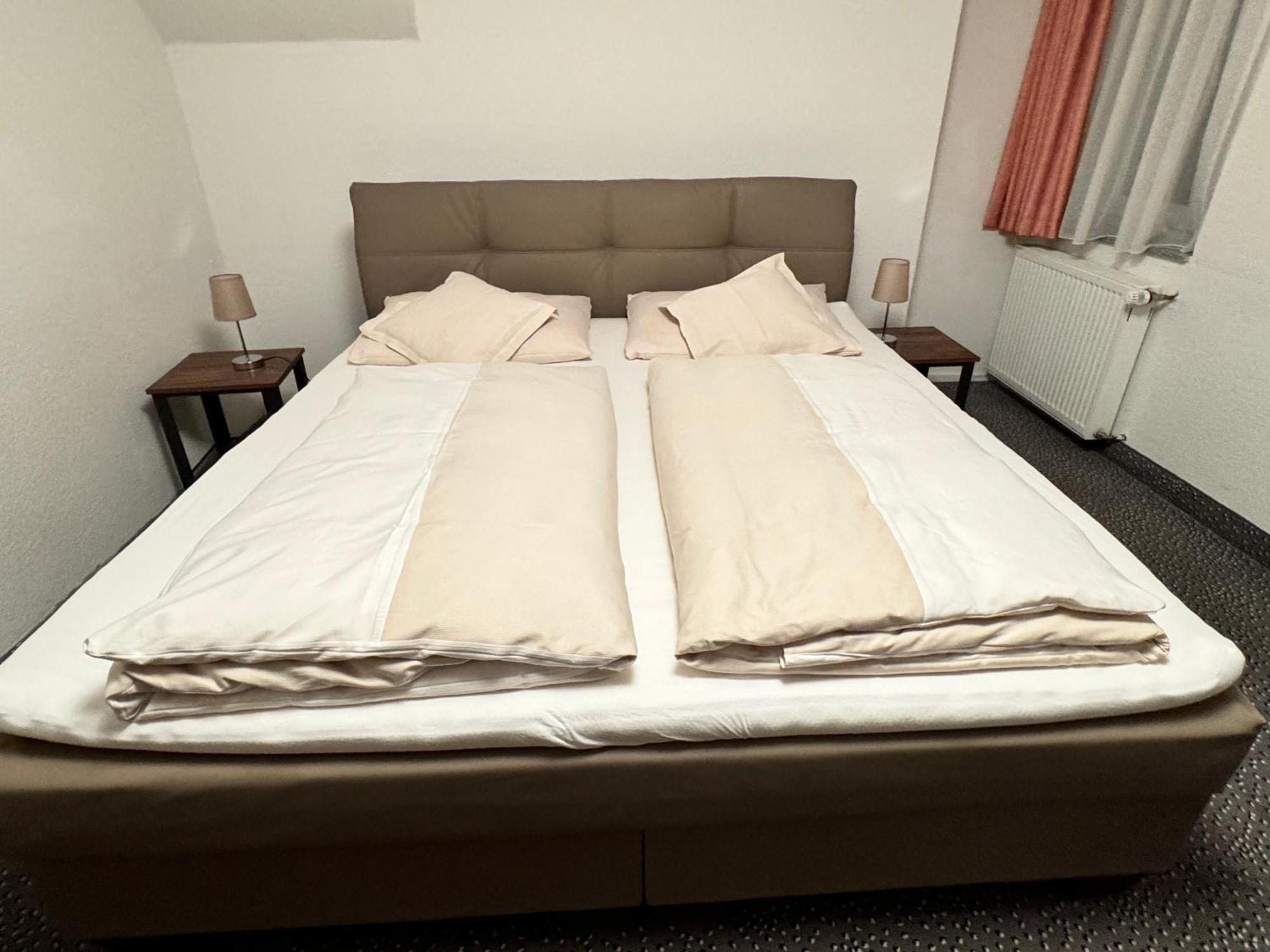 Hotel Und Restaurant Pinkenburg ヴェニッヒセン エクステリア 写真