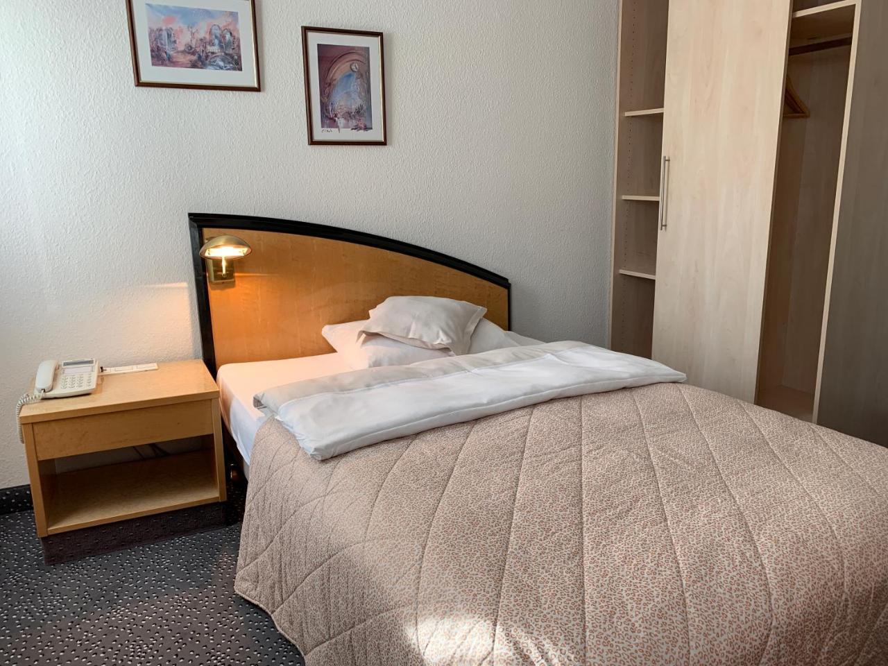 Hotel Und Restaurant Pinkenburg ヴェニッヒセン エクステリア 写真
